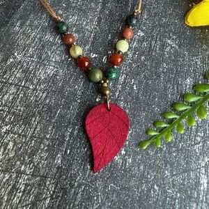 Leaf Pendant Beaded Necklace